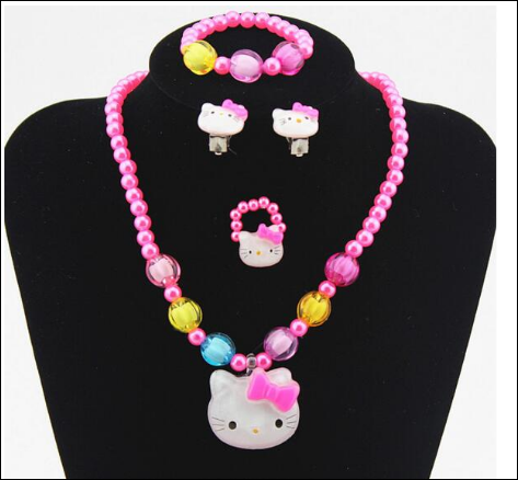 Hello Kitty Imitation Pearls Set